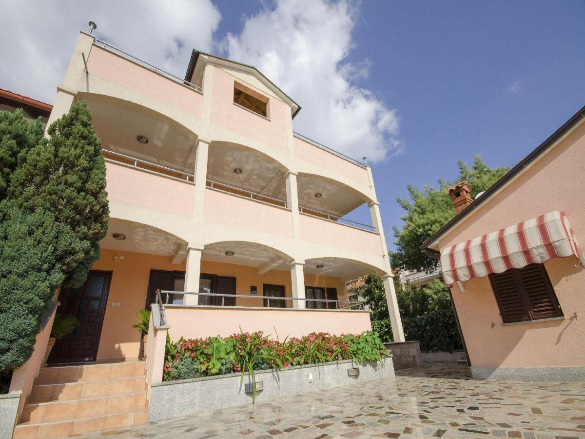 Apartments Patricija Ровінь Екстер'єр фото