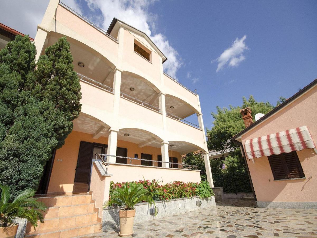 Apartments Patricija Ровінь Екстер'єр фото