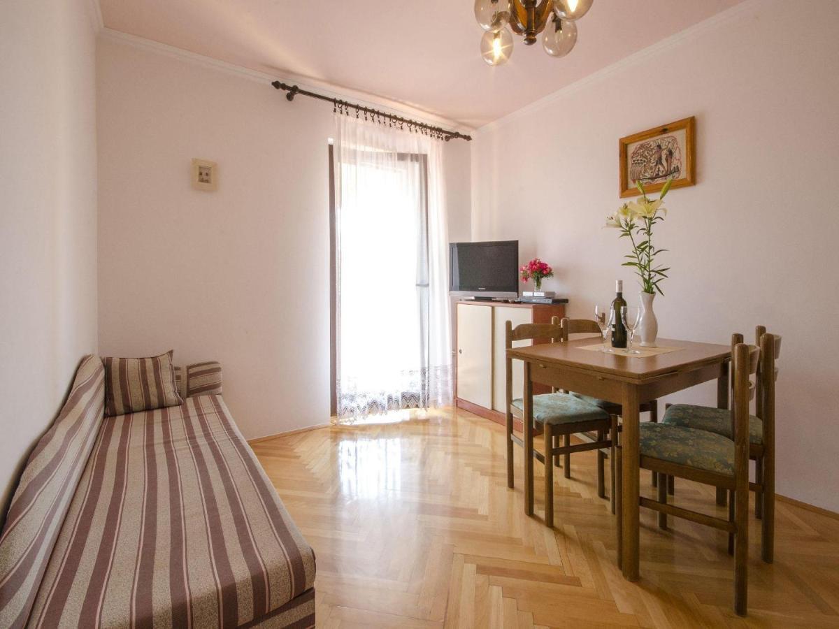 Apartments Patricija Ровінь Екстер'єр фото